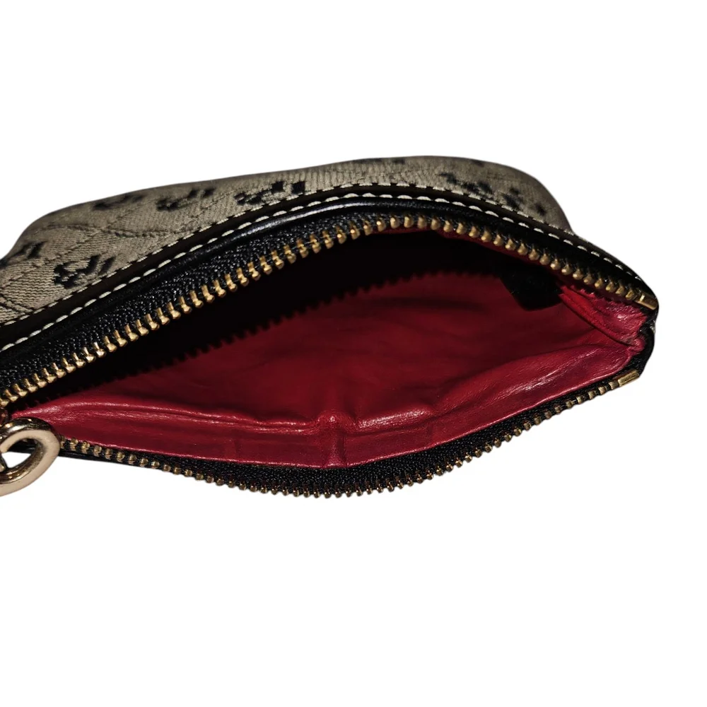 Dooney & Bourke this pre